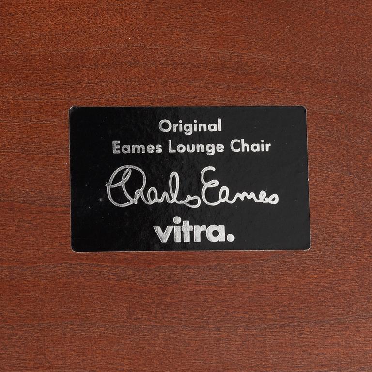 Charles & Ray Eames, fåtölj med fotpall, "Lounge Chair", Vitra, 2008.