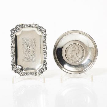 Bowl and tray, silver.