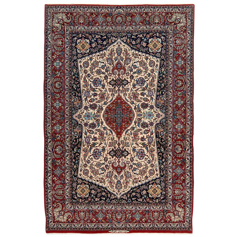 MATTA. Old Isfahan Nazeri nedjad. 240,5 x 157,5 cm (samt en kortsida med en cm slätväv,
