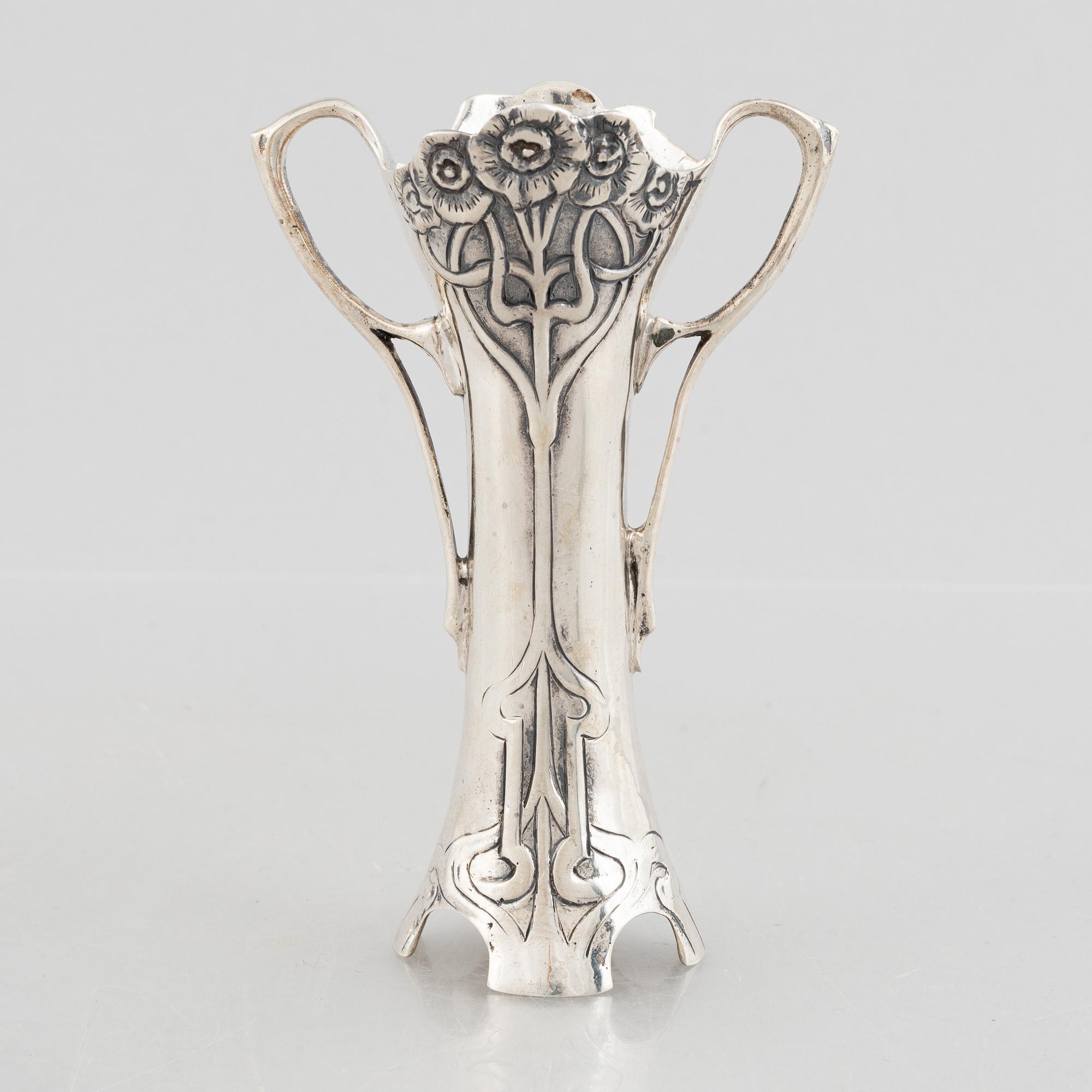 A sterling silver Art Nouveau-style vase, 20th Century.