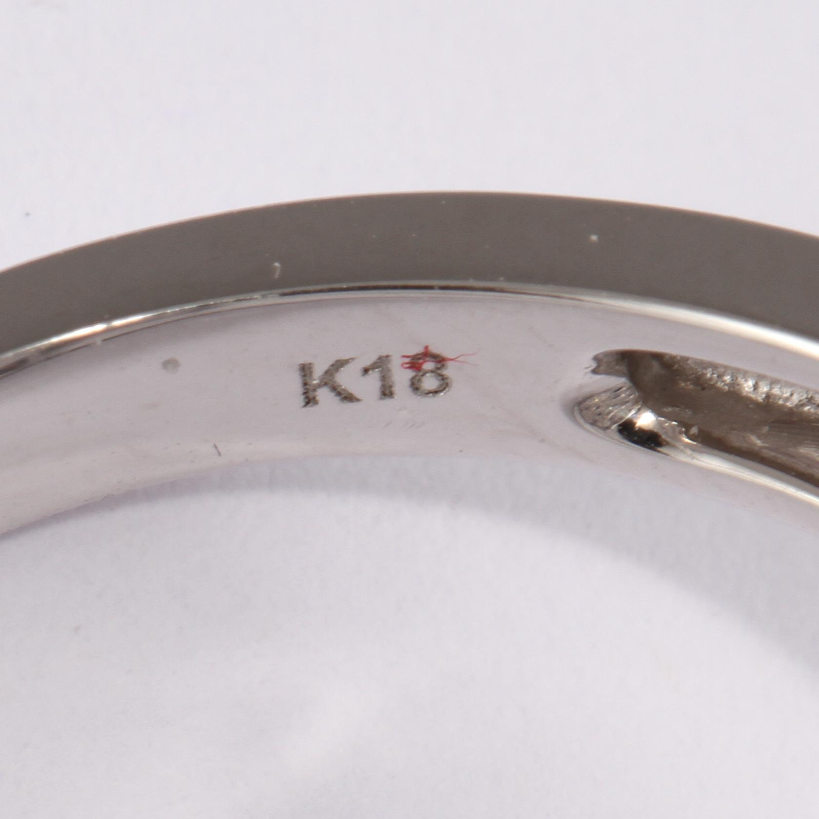 RING, 18k vitguld med 49 briljantslipade diamanter, tot 0.59 ct samt 54 blå safirer, tot 1.21 ct. Vikt 6 g.