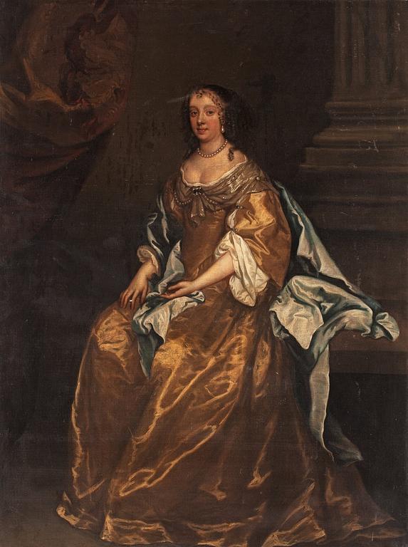 Lady in a yellow dress.