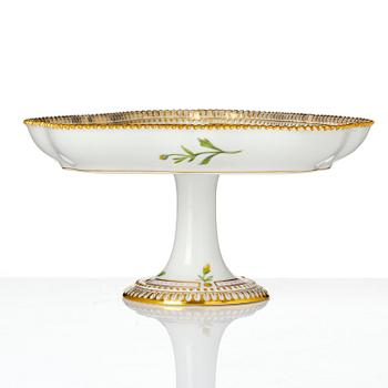 Tazza, porslin. Royal Copenhagen, "Flora Danica", Danmark, 1900-tal.