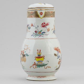 A large famille rose jug with cover, Qing dynasty, 18th century.