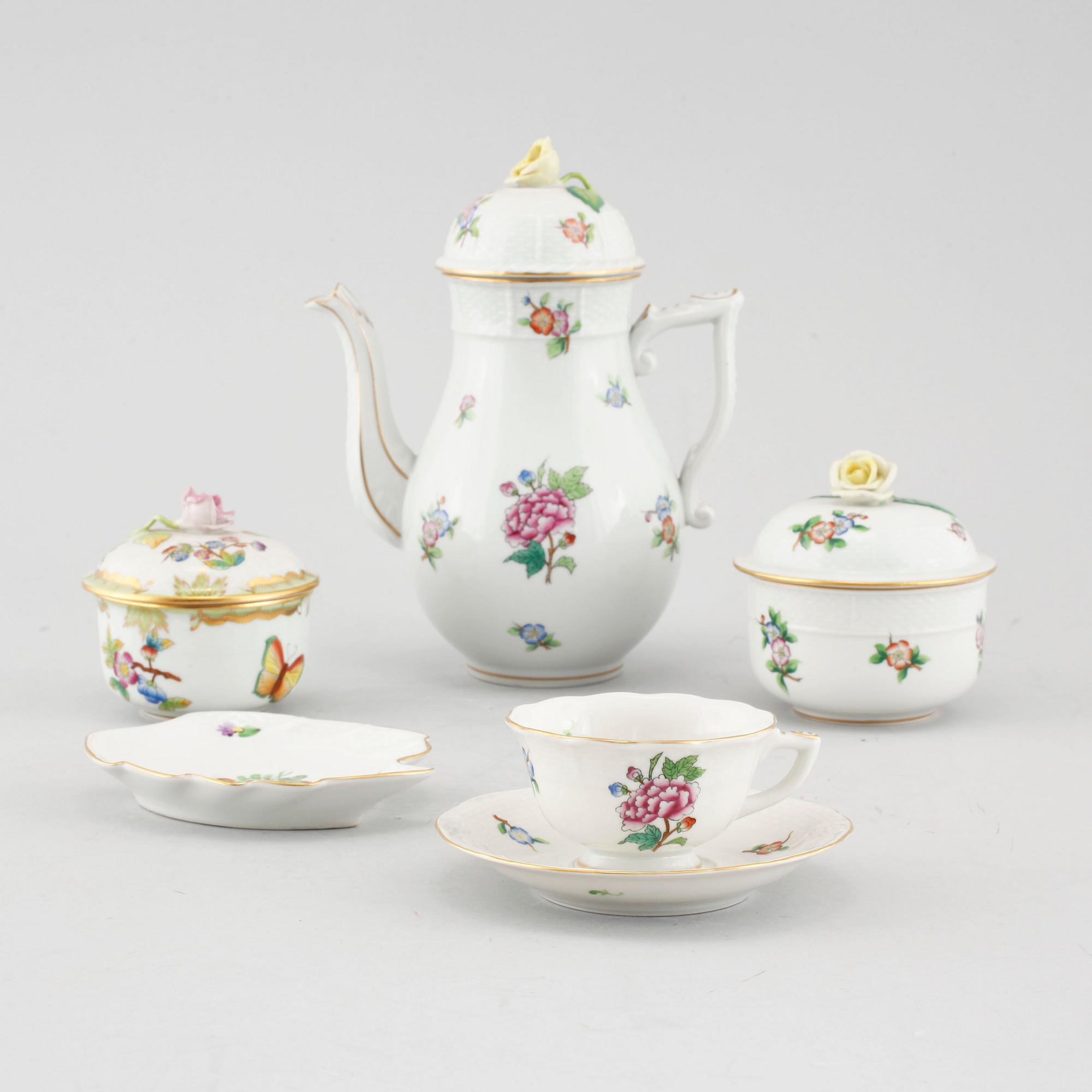 29 Herend porcelain items from the second half of the 20th century.