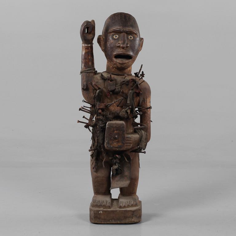 FIGUR, spikfetisch, Afrika, 1900-tal.