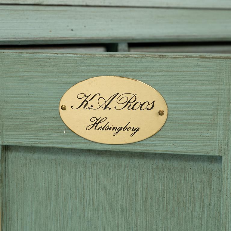 Skrivskåp, rokokostil, modern tillverkning.