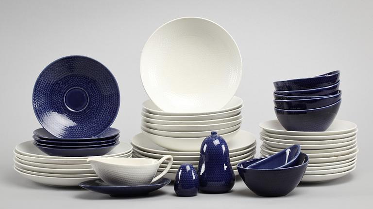 MATSERVIS, 55 delar, flintgods, "Blå Eld", Hertha Bengtsson, Rörstrand.