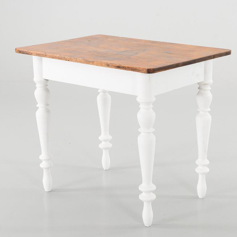 An early 1900' kitchen table.