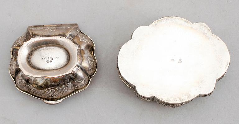 DOSOR, 2 st, silver, sannolikt Nederländerna, 1900-tal. Vikt ca 137 g.