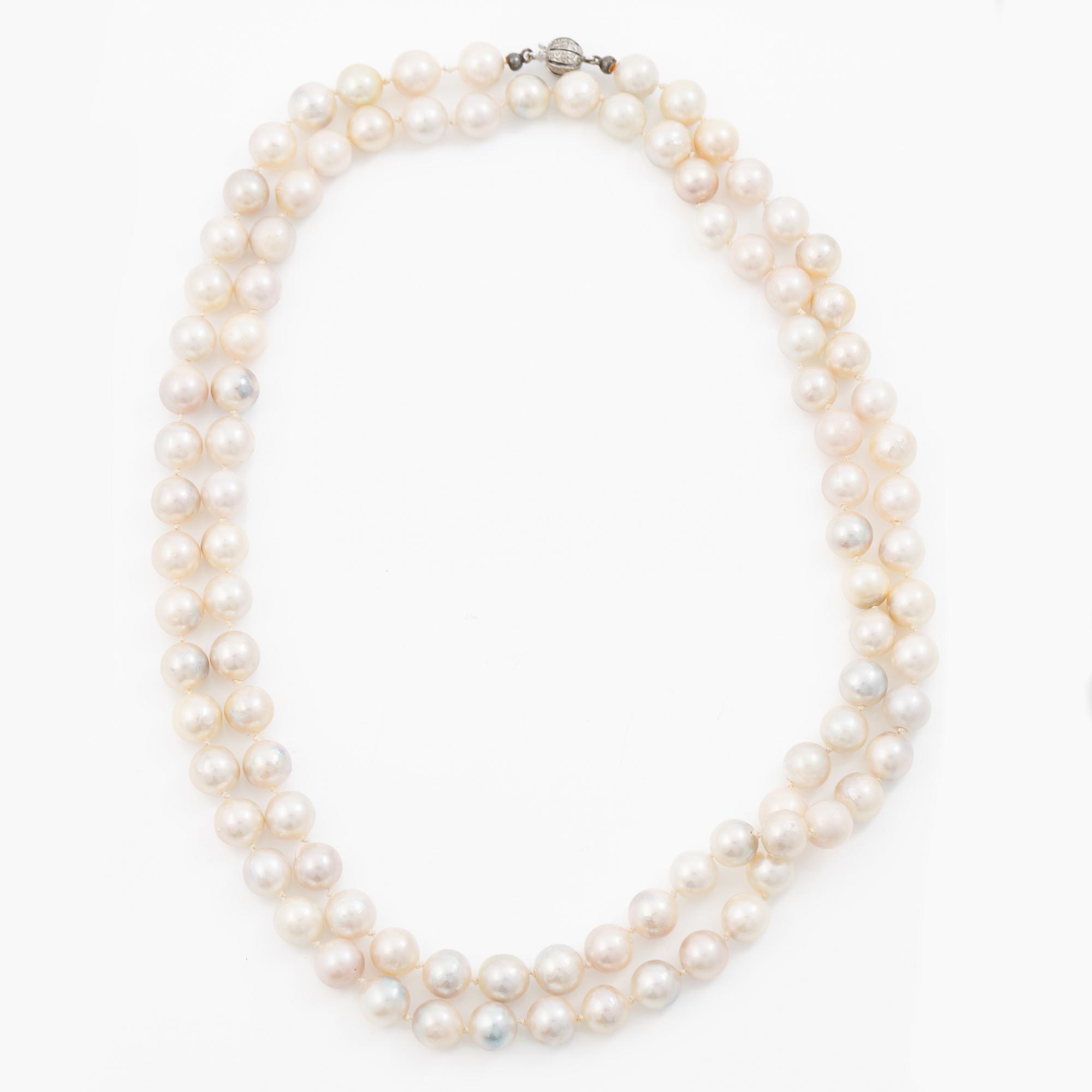 Collier med odlade pärlor, lås silver.