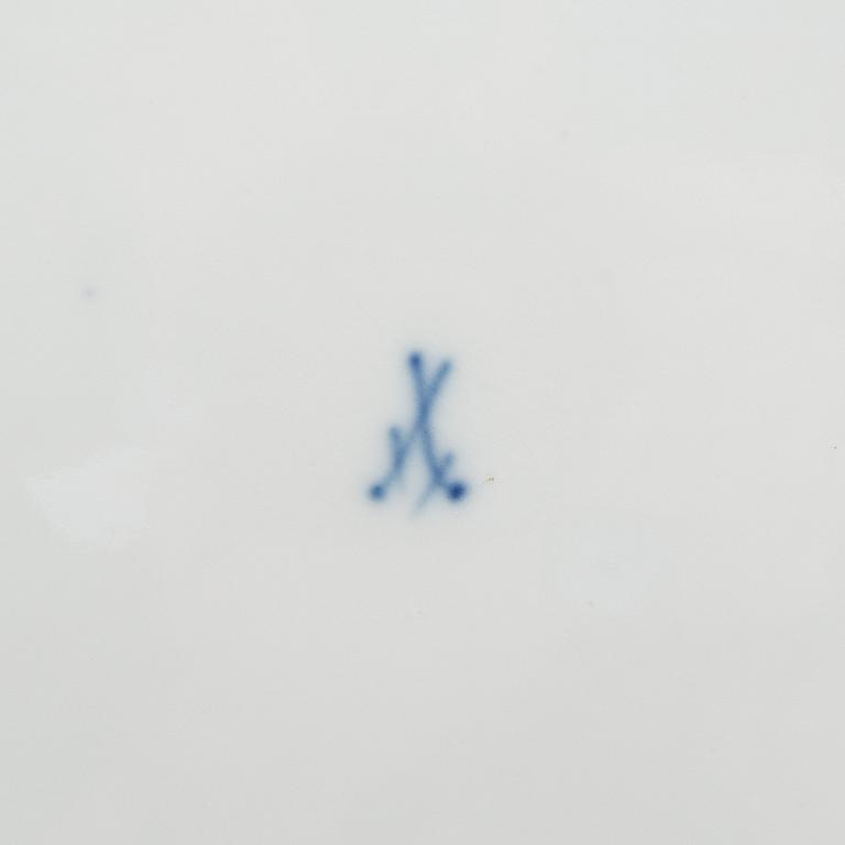 Tallrikar ett par Meissen omkring 1900 porslin.