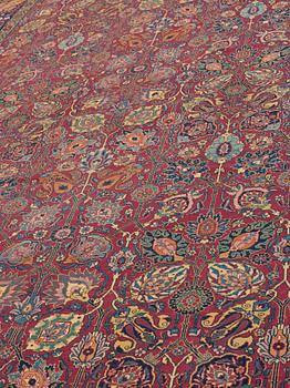 CARPET. Semi-antique Mashad probably. 533 x 317,5 cm.