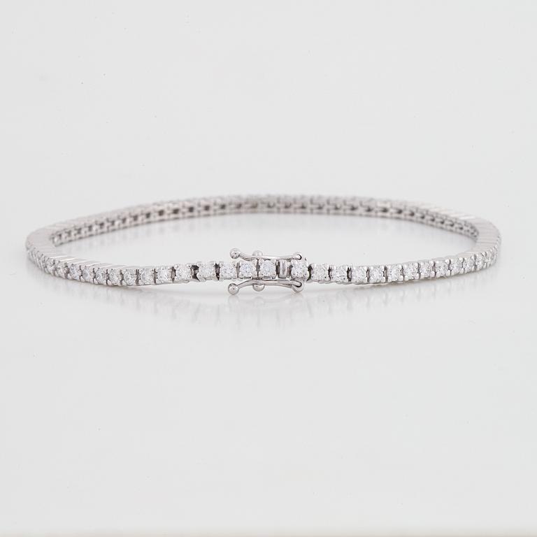 Brilliant-cut diamond tennis bracelet, with certificate HRD.