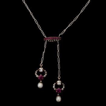 A NECKLACE, old- and rose cut diamonds, pearls, synthetic rubies, platinum, gold.