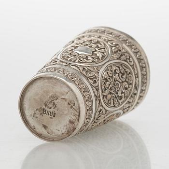 Bägare, silver, Bhuj, Indien kring sekelskiftet 1900.