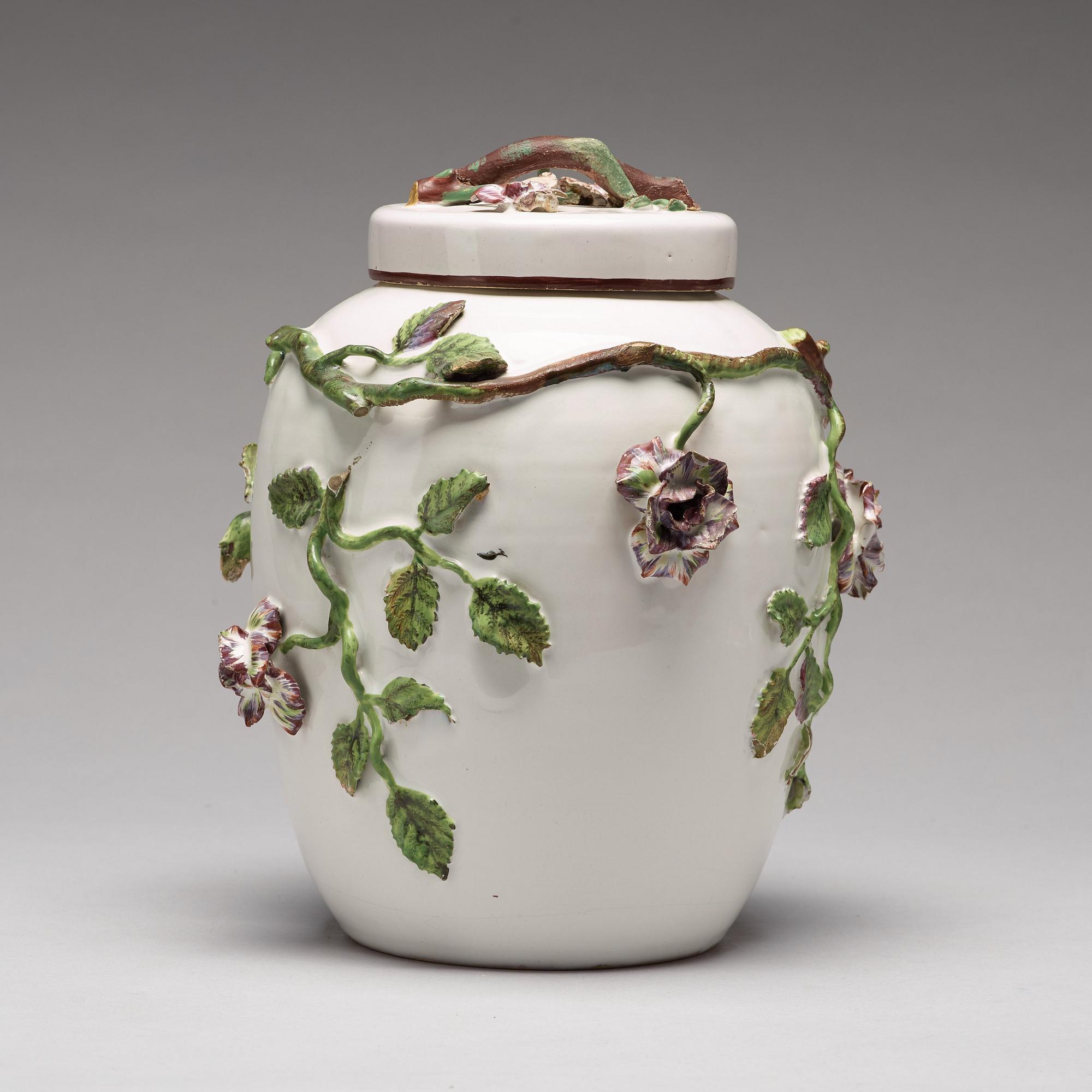 POTPOURRIURNA med LOCK, fajans. Marieberg, 1700-tal.