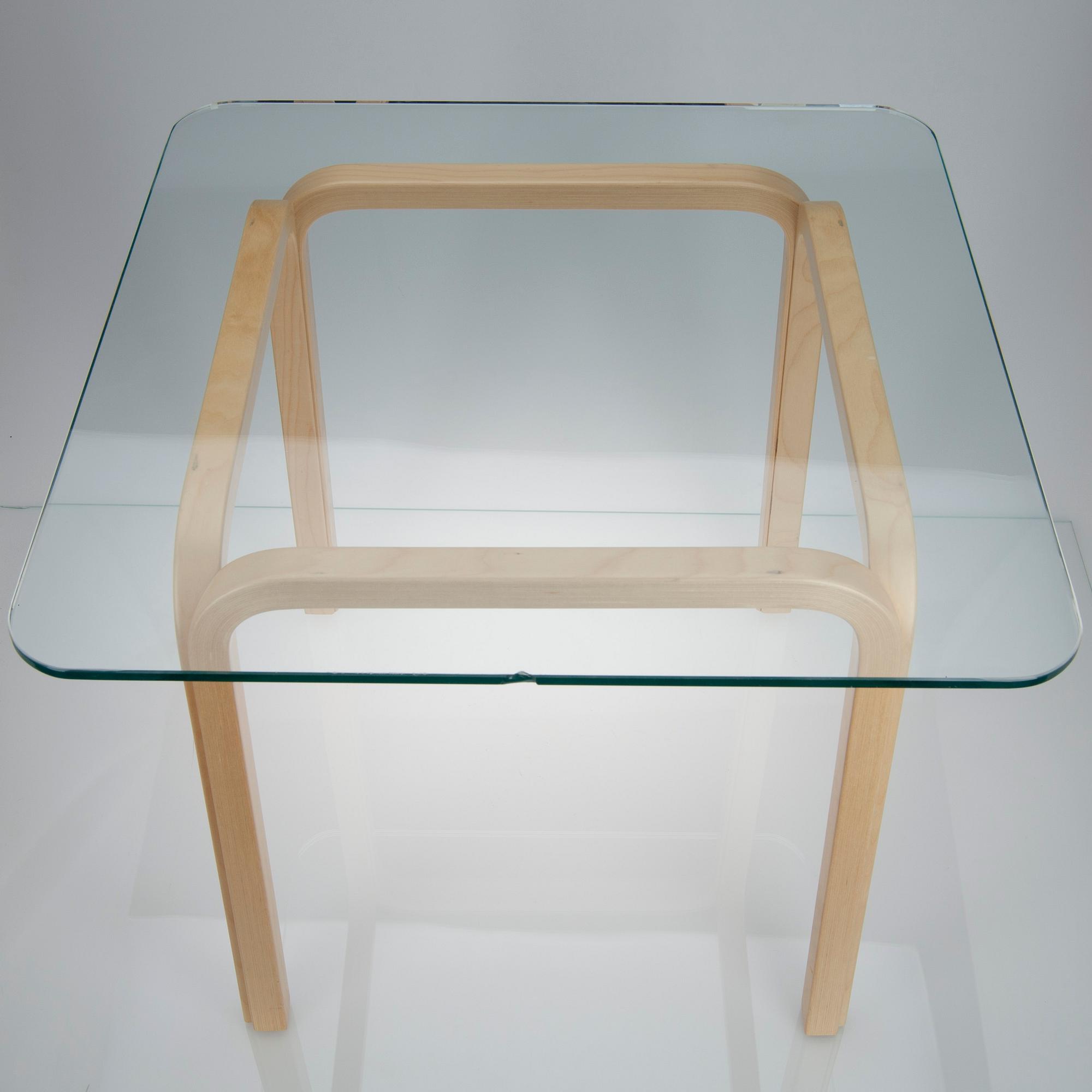 BORD MED GLASSKIVA, Y805C. Alvar Aalto, Artek. Modellen formgiven 1945.