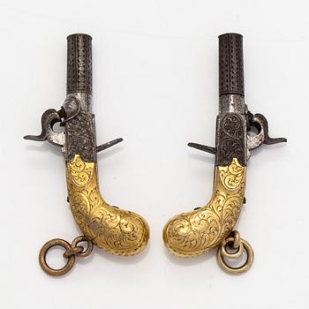Miniatyrpistoler, med tillbehör, metall, 1800-talets mitt.