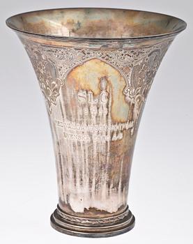 BÄGARE, silver, CG Hallberg, Stockholm 1949. Vikt ca 800 gram.