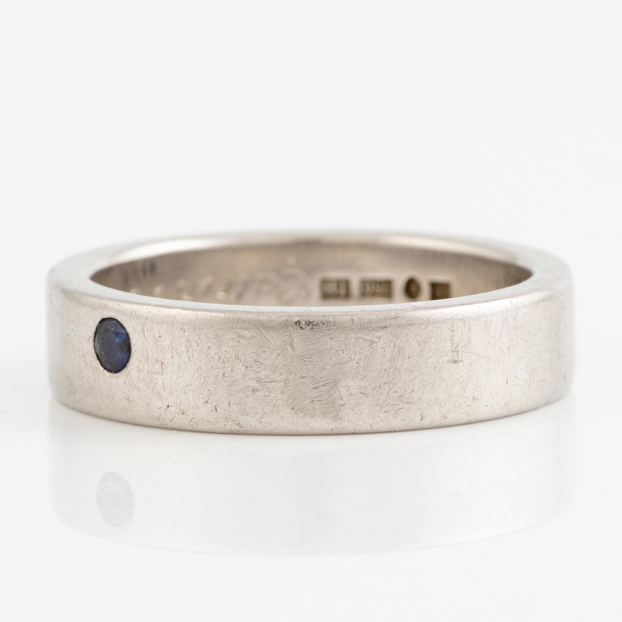 Ring, Strömdahls, platinum with two faceted sapphires.