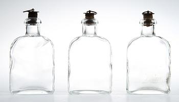 FLASKOR, 3 st, glas, 1800-tal.