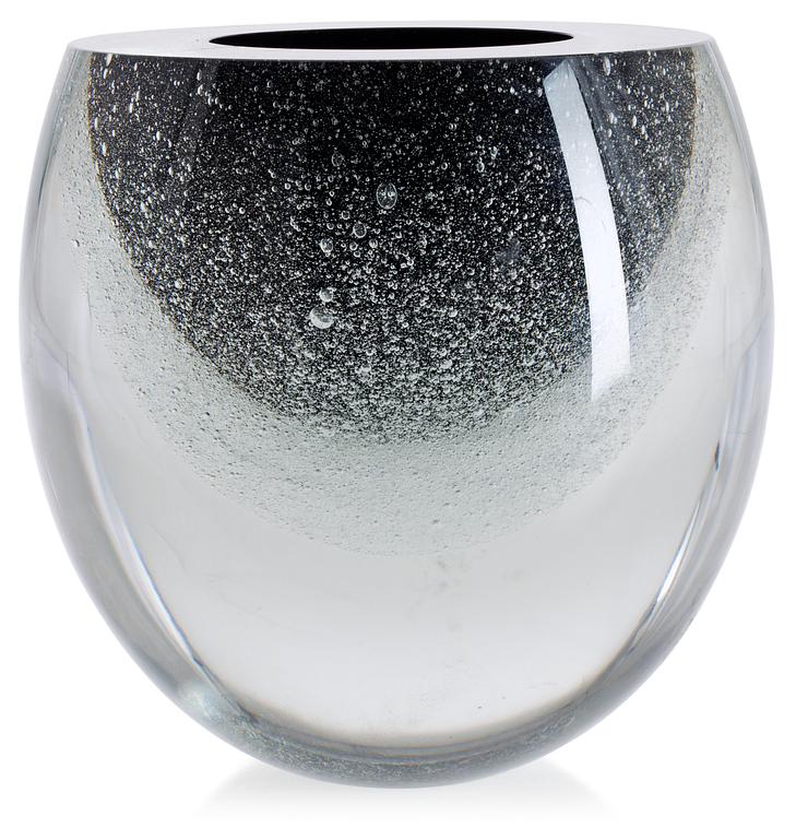A Timo Sarpaneva 'Claritas' glass vase with blister effect, Iittala, Finland 1988.
