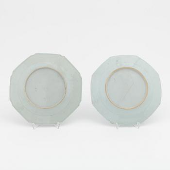 A pair of Chinese blue and white plates, Qing dynasty, Qianlong (1736-1795).