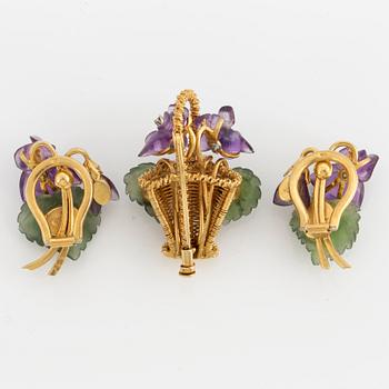 A set flower basket brooch and earings, with carved amethyst, nephrite and eight-cut diamonds.