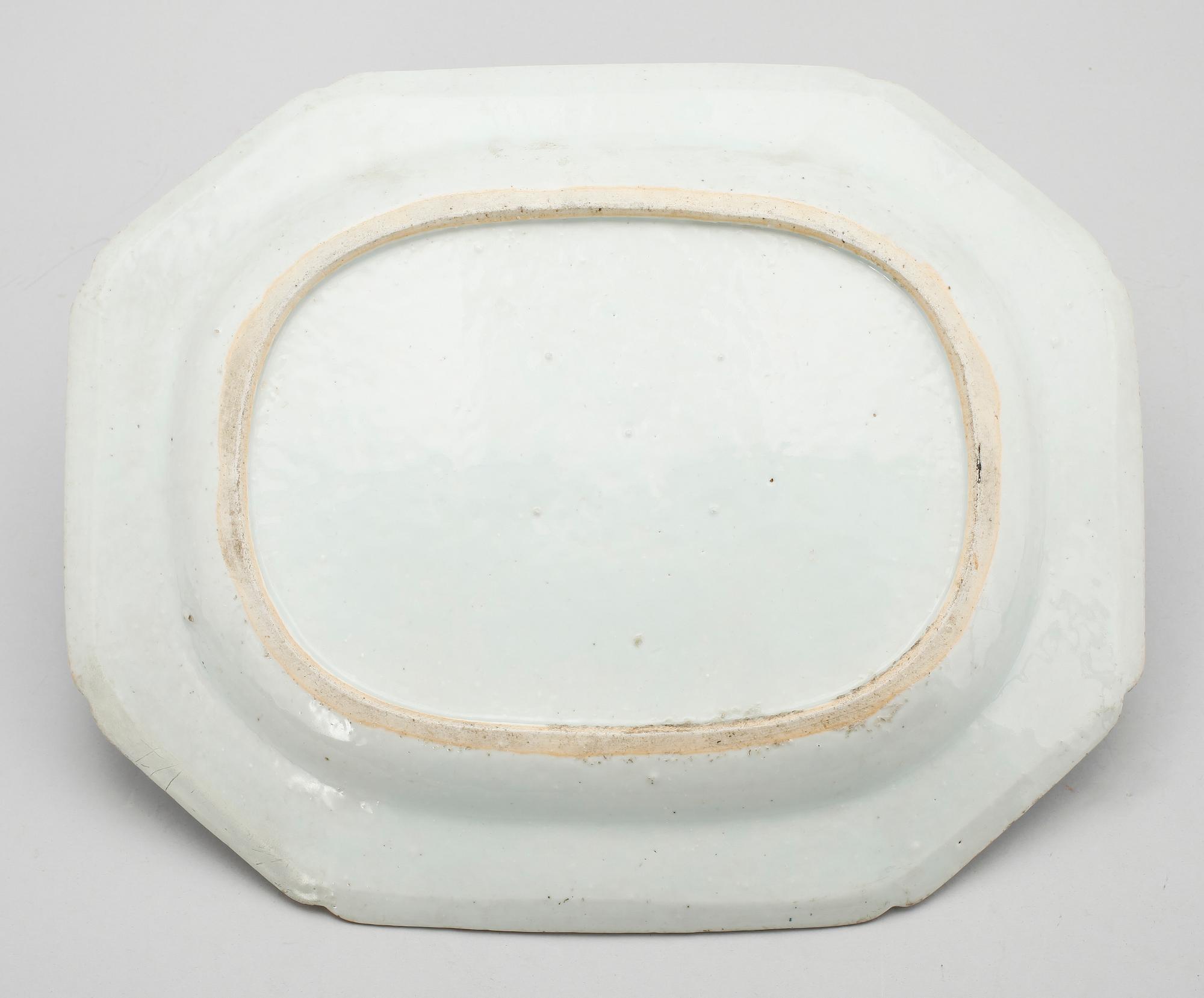 STEKFAT, porslin, Kina, Qianlong (1736-1795).