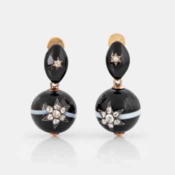 826. A PAIR OF EARRINGS with banded agate and rose-cut diamonds.