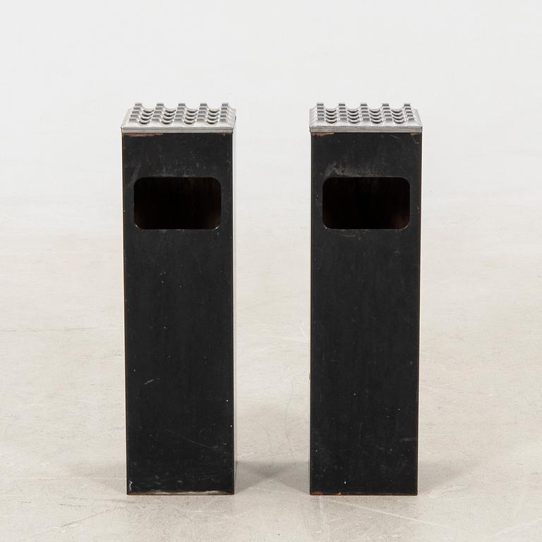 Beck & Jung,  askfat på fot ett par  "Ultima 15", aluminium, Diverse Ting, Malmö.