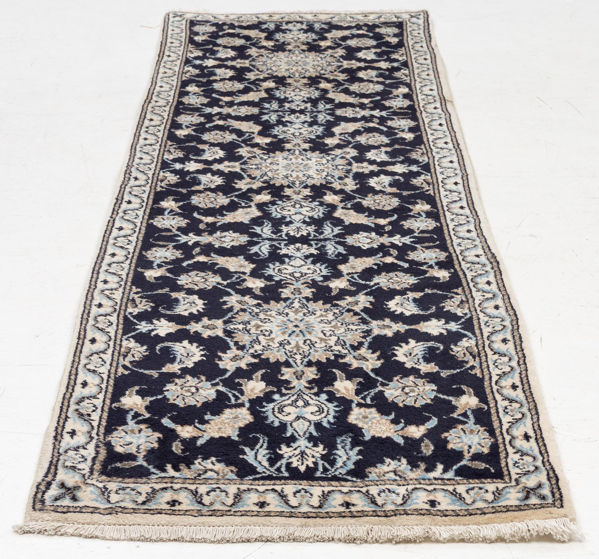 Gallery carpet, Nain, approx. 280 x 77 cm.