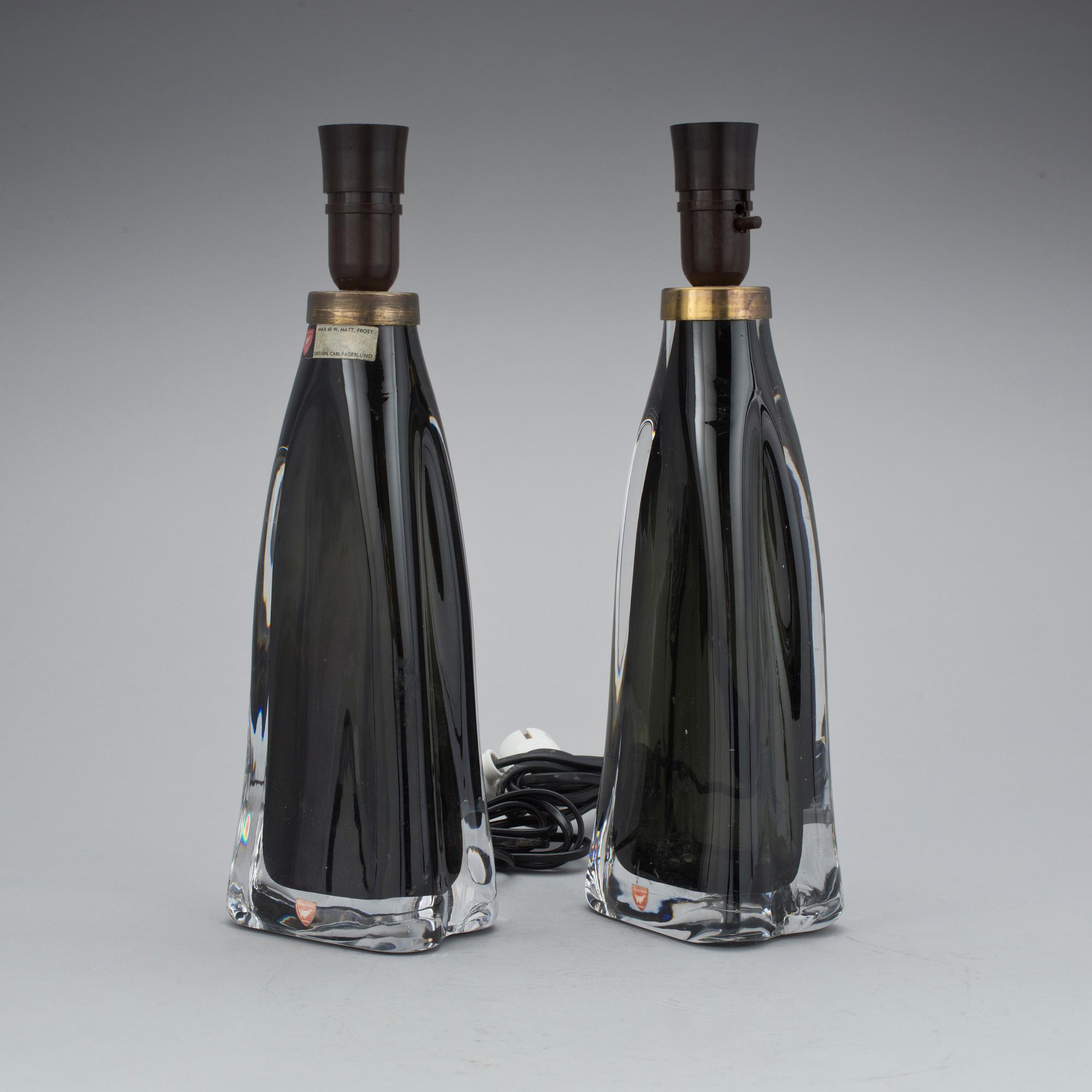 BORDSLAMPOR, ett par, glas, Carl Fagerlund, Orrefors, 1900-talets andra hälft.