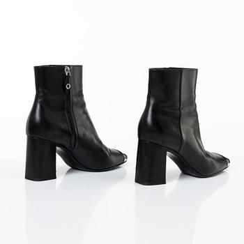 Louis Vuitton, stövletter, ett par, storlek 37.