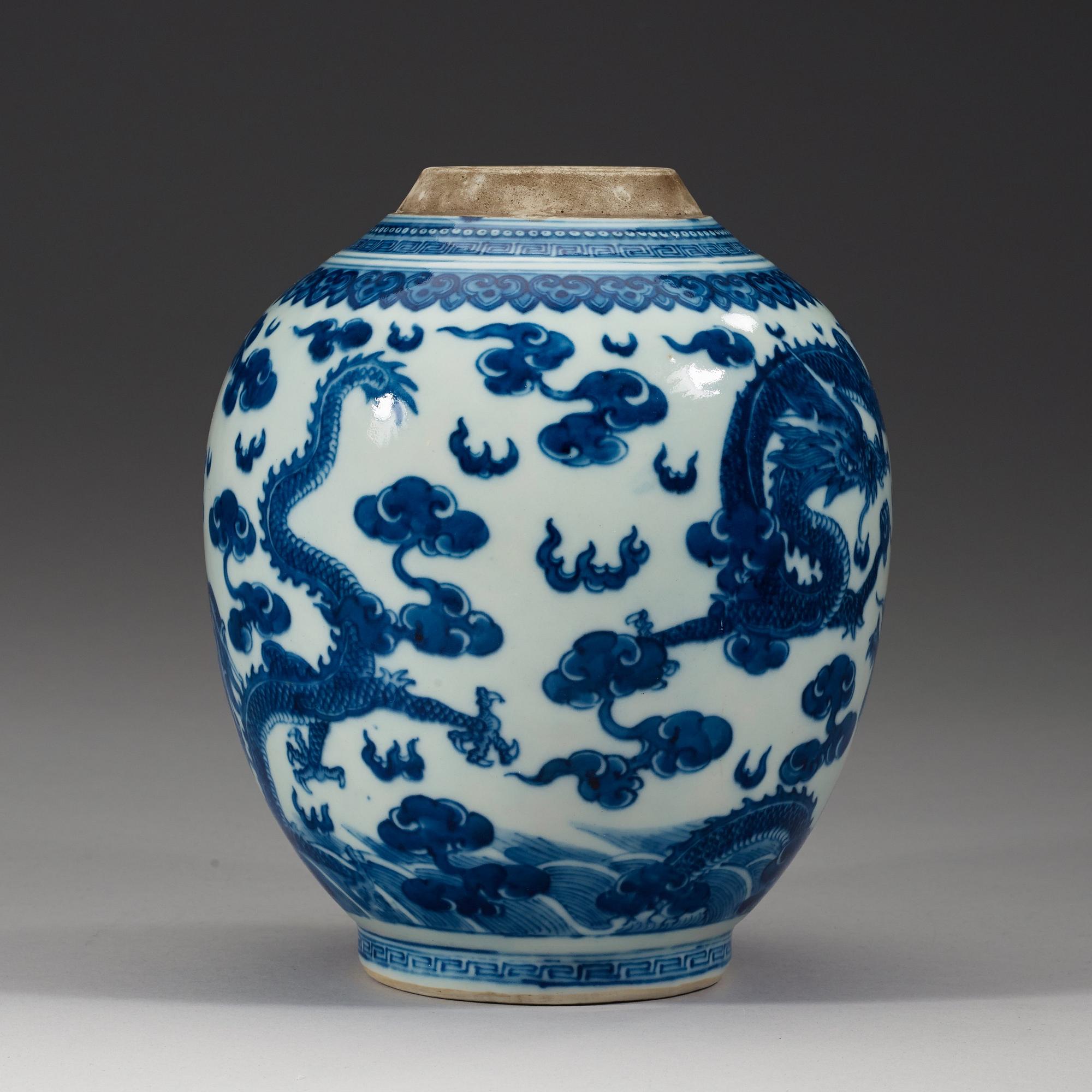 URNA, porslin. Qingdynastin, Qianlong (1736-95).