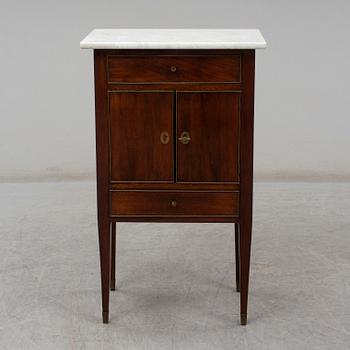 POTTSKÅP, gustaviansk stil, tidigt 1900-tal.