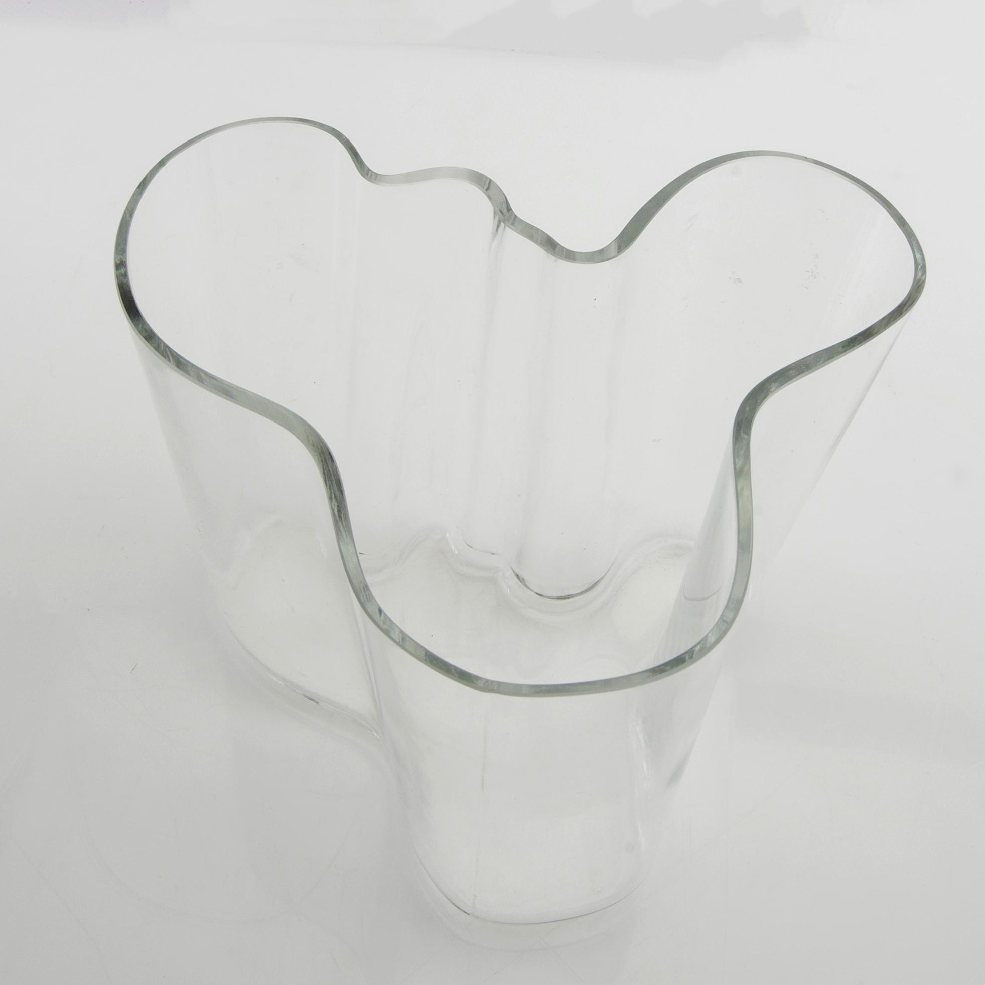 Alvar Aalto, vase model no. 3030 signed Alvar Aalto, Iittala Finland.