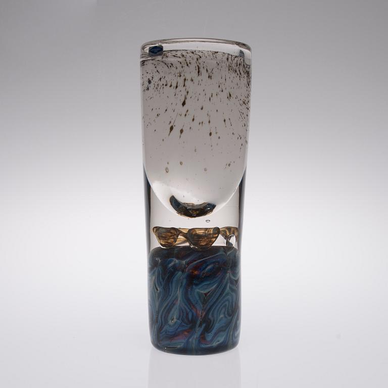 GLASSKULPTUR / VAS, "Minaret" signerad Oiva Toikka, Nuutajärvi Notsjö.