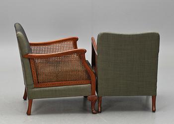 FÅTÖLJER, ett par, Chippendalestil, 1900-tal.