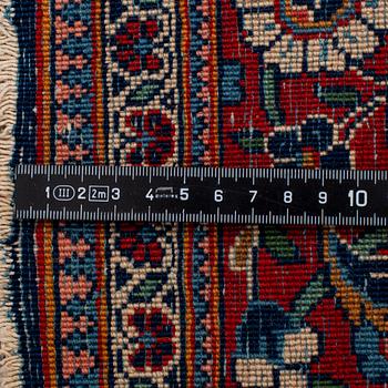 MATTO, a semi-antique Kashan, ca 198,5 x 135 cm.