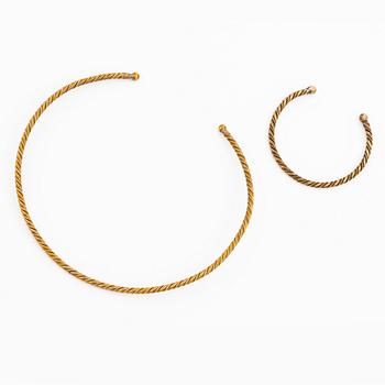 Halscollier och armring, brons, kopia efter vikingasmycke.