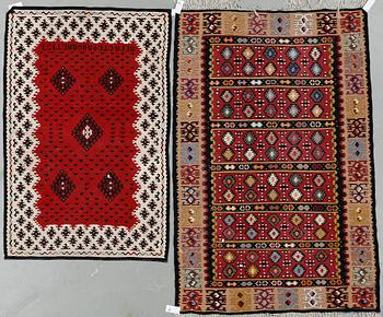 MATTOR, 2 st. Kelim, semiantika. Ca 206x130 och 170x112 cm.