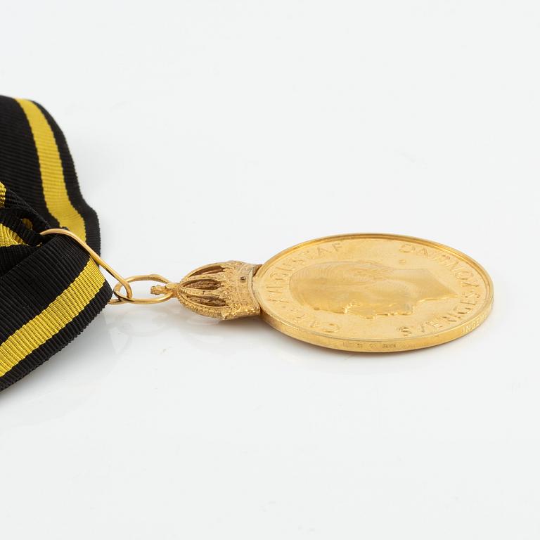 Carl XVI Gustaf, gold medal, 18 k, 2002.