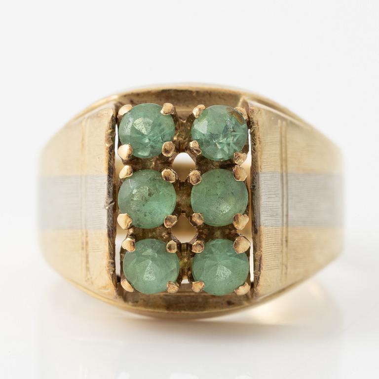 Ring, 14K gold with green stones.