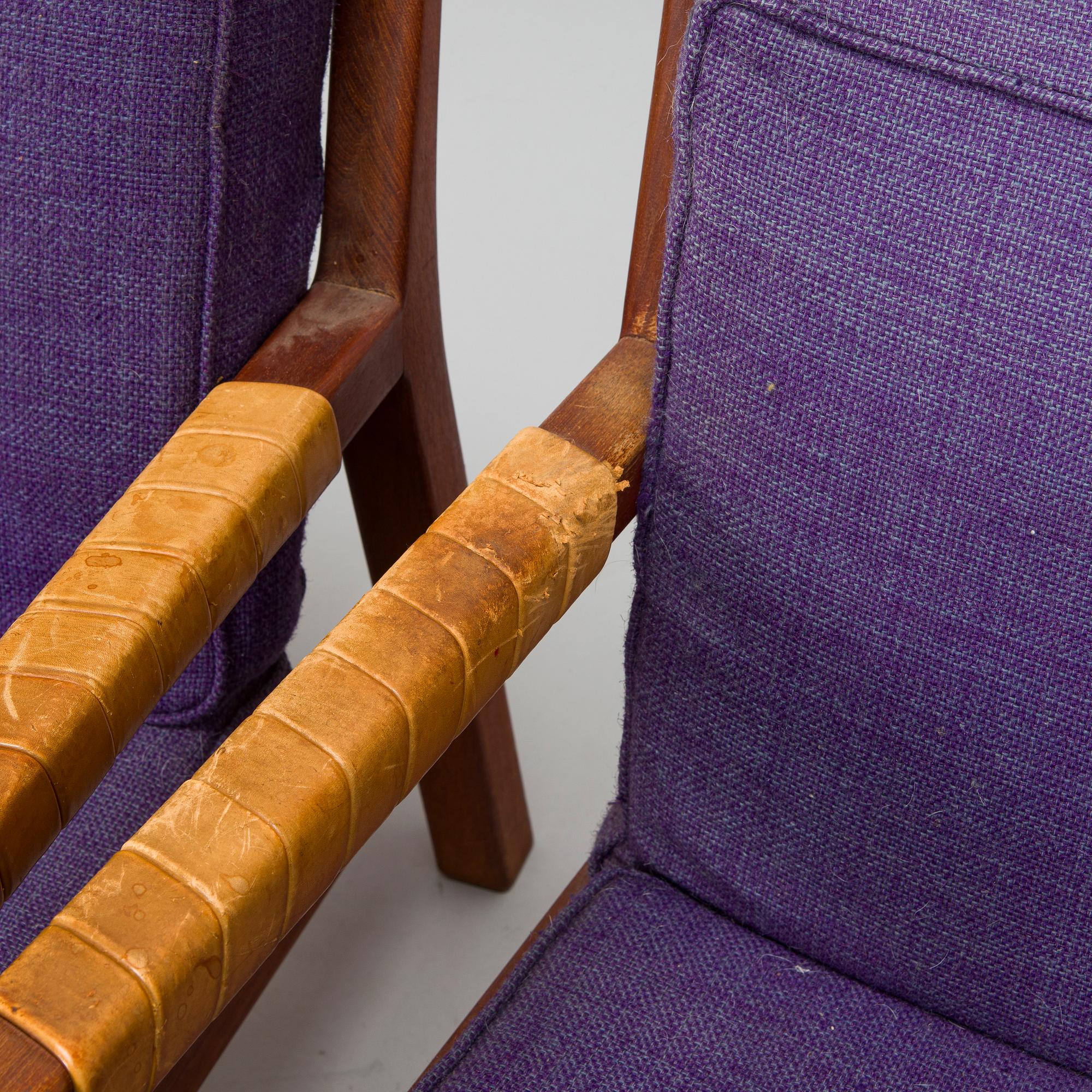 Carl Gustaf Hiort af Ornäs, Nojatuolipari, "Rialto", Puunveisto Oy - Träsnideri Ab, 1900-luvun puoliväli.