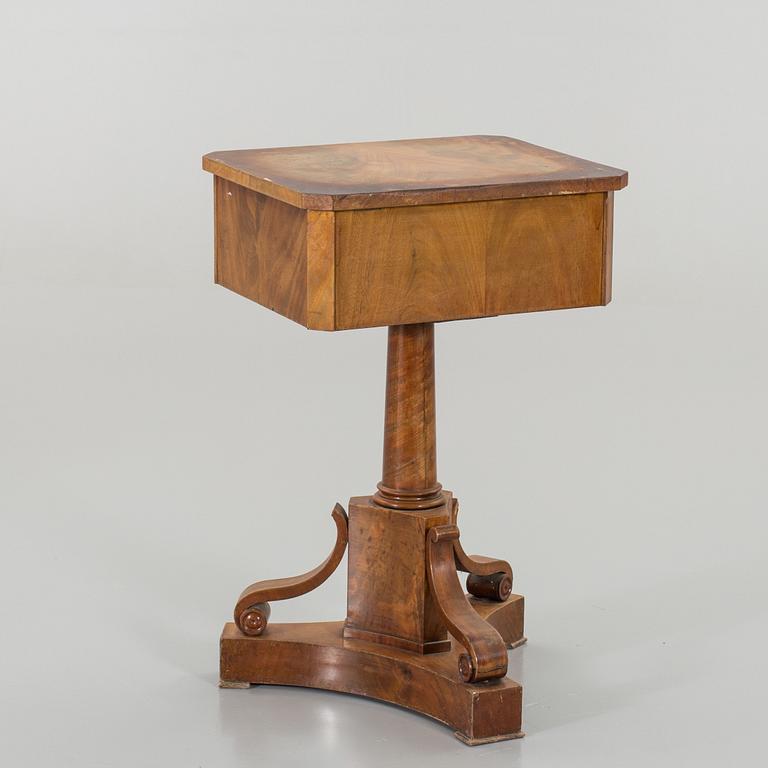 (SEWING) TABLE, 19th century.