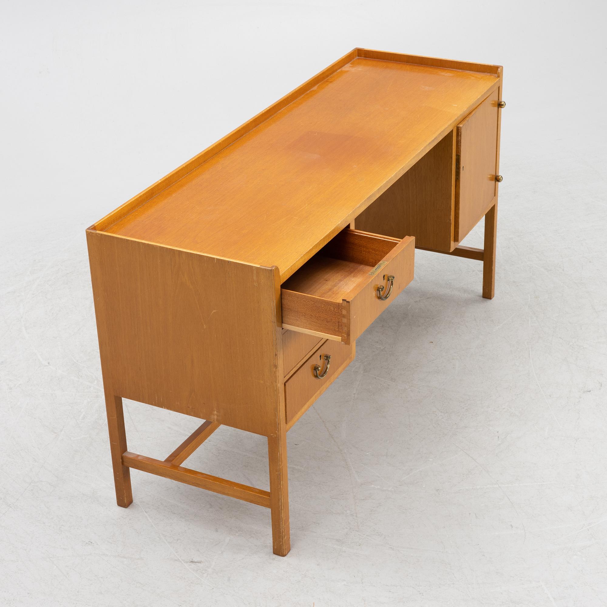 Josef Frank, toilettbord / skrivbord, Firma Svenskt Tenn, modell 736.