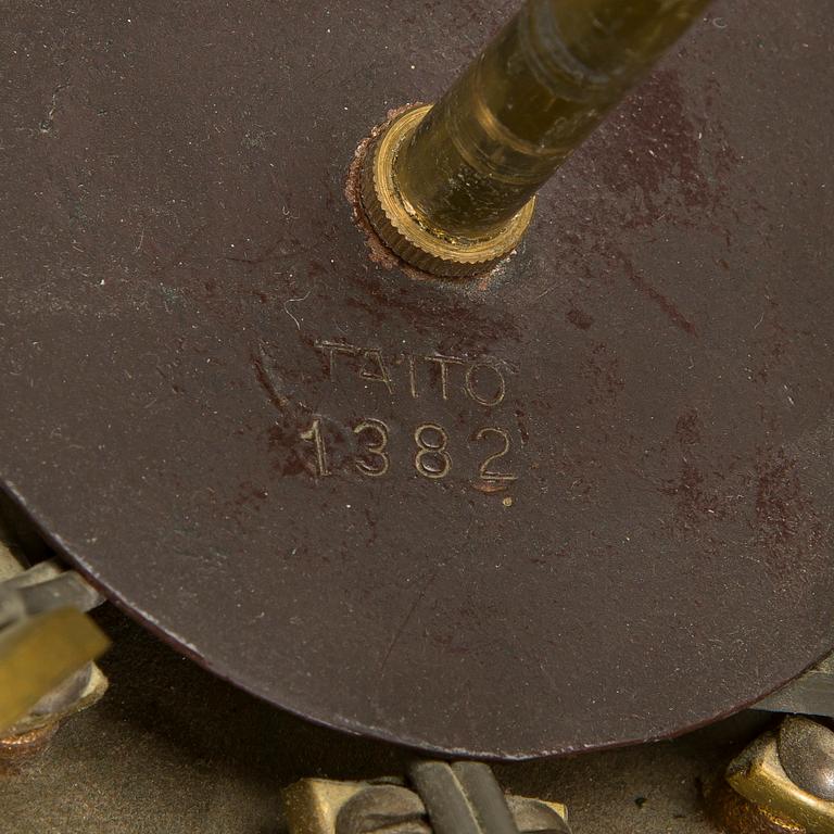 Paavo Tynell, kattovalaisin, malli 1382/8 Taito 1930-luku.