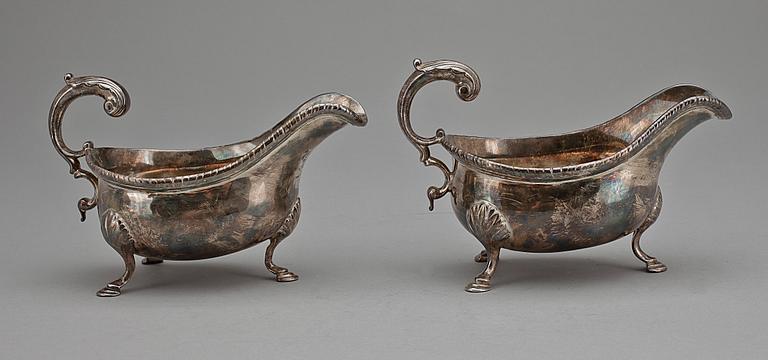 SÅSSNIPOR, ett par, silver, möjligen William Shaw, England. 1769-70. Vikt 534g.